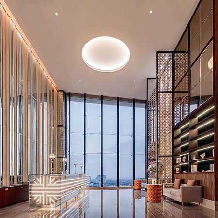 Whiz Luxe Hotel Spazio Surabaya Dış mekan fotoğraf