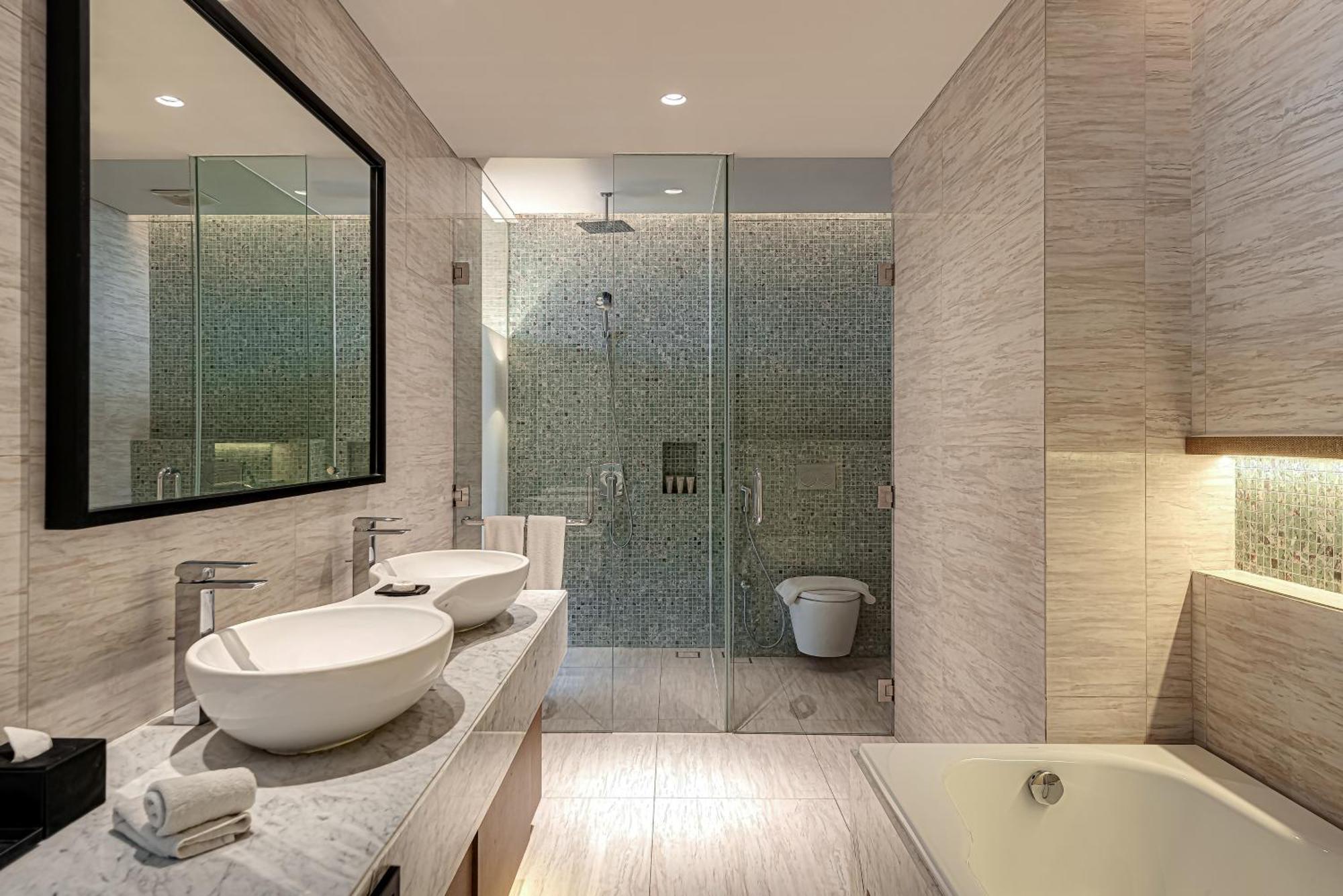 Whiz Luxe Hotel Spazio Surabaya Dış mekan fotoğraf
