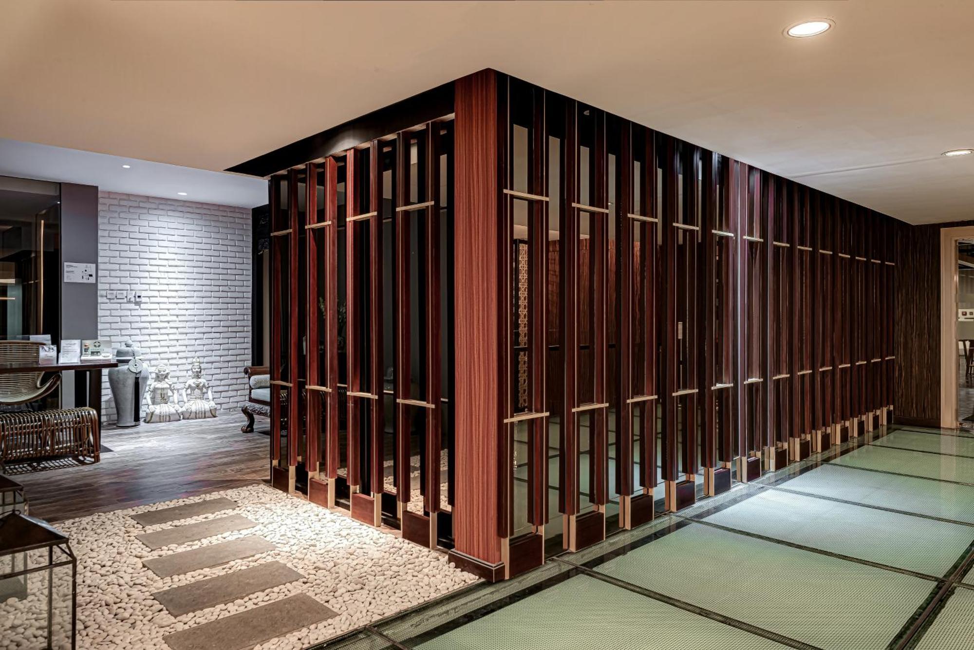 Whiz Luxe Hotel Spazio Surabaya Dış mekan fotoğraf